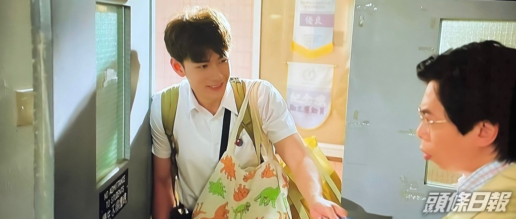 Jeffrey放棄平時一貫靚仔形象，角色搞笑有驚喜。